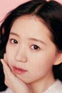 馮?，? /><p>馮?，?演員：馮希瑤</p></li><li><img src=