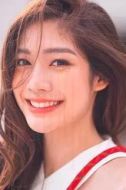 女主