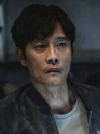 在赫