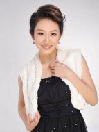 蘇麗榮（蔣方婷飾演）