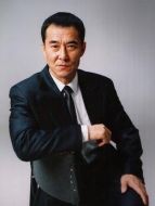 小川立夫（王慶祥飾演）