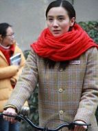 榮芬芳（小宋佳飾演）