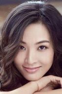 吳蓮?fù)? /><p>吳蓮?fù)?演員：鄭羅茜</p></li><li><img src=