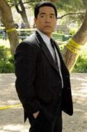 金?！げ? /><p>金?！げ?演員：蒂姆·康</p>加州調查局探員。Lisbon組中的亞洲組員，話不多，但有時相當幽默。曾加入黑幫組織“芳香花園少爺幫”，綽號“冰人iceman”。之后參軍入伍、成為了一名警察。在加入CBI之前他在少管所工作。</li><li><img src=