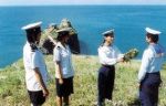 兩個姑娘兩個兵海報