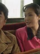 兒大不由娘海報